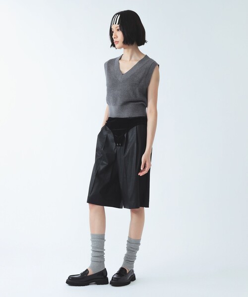 Ray BEAMS(レイビームス)の「Vネック ベスト(ベスト・レディース・シルバー/ネイビー・ONE SIZE)」の8枚目の写真