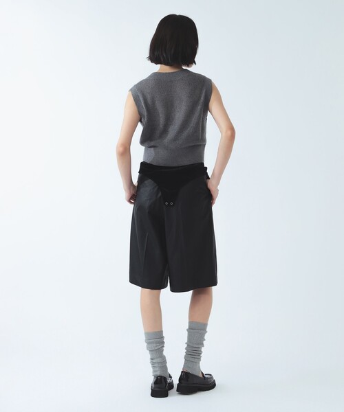 Ray BEAMS(レイビームス)の「Vネック ベスト(ベスト・レディース・シルバー/ネイビー・ONE SIZE)」の9枚目の写真