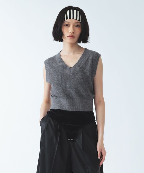 Ray BEAMS(レイビームス)の「Vネック ベスト(ベスト・レディース・シルバー/ネイビー・ONE SIZE)」の10枚目の写真
