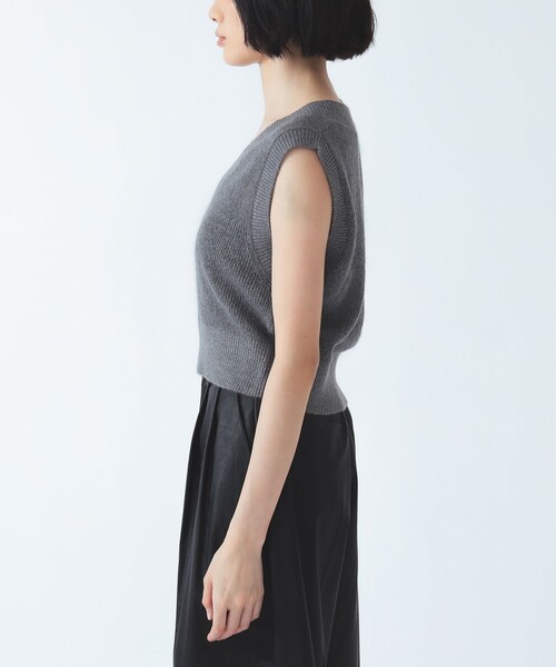 Ray BEAMS(レイビームス)の「Vネック ベスト(ベスト・レディース・シルバー/ネイビー・ONE SIZE)」の12枚目の写真