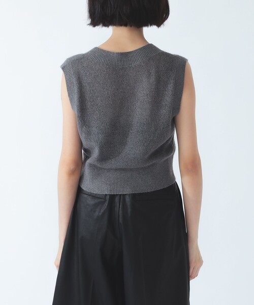 Ray BEAMS(レイビームス)の「Vネック ベスト(ベスト・レディース・シルバー/ネイビー・ONE SIZE)」の13枚目の写真