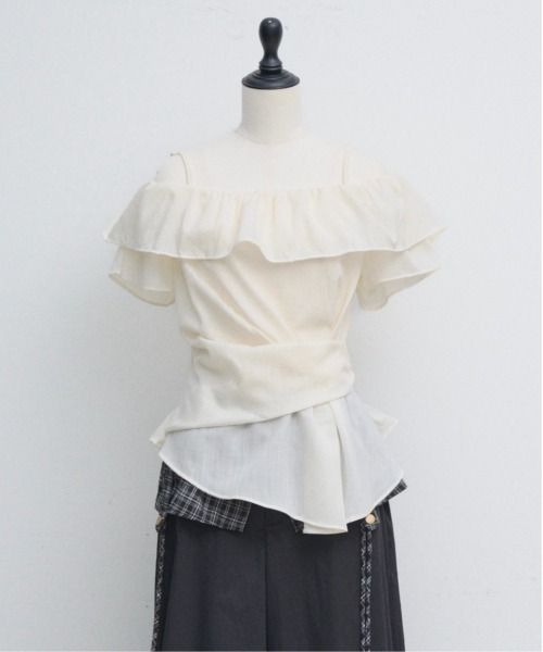 HEIREN(ヘイレーン)の「シュシュ付きカシュクールデザインキャミトップス(キャミソール・レディース・ベージュ/アイボリー・FREE)」の1枚目の写真