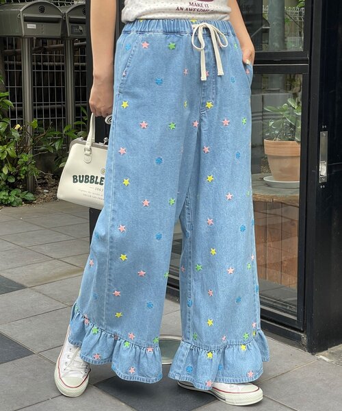HELLO.SANFRANCISCO(ハローサンフランシスコ)の「【HELLO.SANFRANCISCO/ハローサンフランシスコ】裾フリル星柄刺繍デニム(デニムパンツ・レディース・サックスブルー/ブルー・MEDIUM/SMALL)」の2枚目の写真