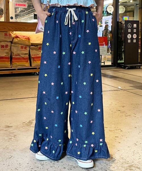 HELLO.SANFRANCISCO(ハローサンフランシスコ)の「【HELLO.SANFRANCISCO/ハローサンフランシスコ】裾フリル星柄刺繍デニム(デニムパンツ・レディース・サックスブルー/ブルー・MEDIUM/SMALL)」の3枚目の写真