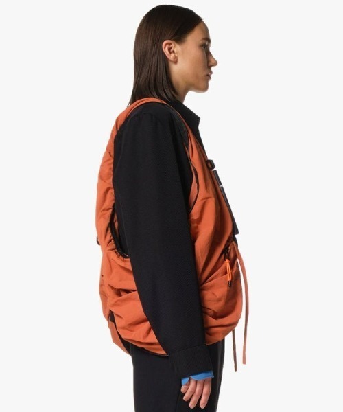 Cote&Ciel(コートエシエル)の「【cote&ciel/コートエシエル】 PO Smooth TERRACOTTA / 2WAY ショルダーバッグ ベスト(ショルダーバッグ・メンズ・テラコッタ・FREE)」の5枚目の写真