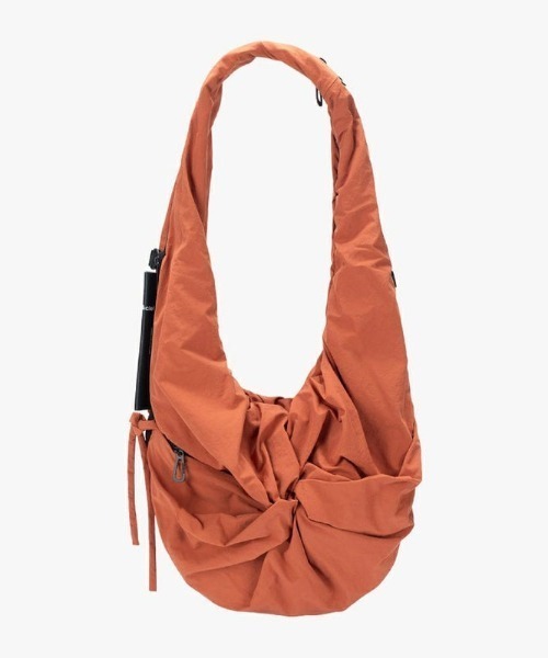 Cote&Ciel(コートエシエル)の「【cote&ciel/コートエシエル】 PO Smooth TERRACOTTA / 2WAY ショルダーバッグ ベスト(ショルダーバッグ・メンズ・テラコッタ・FREE)」の9枚目の写真