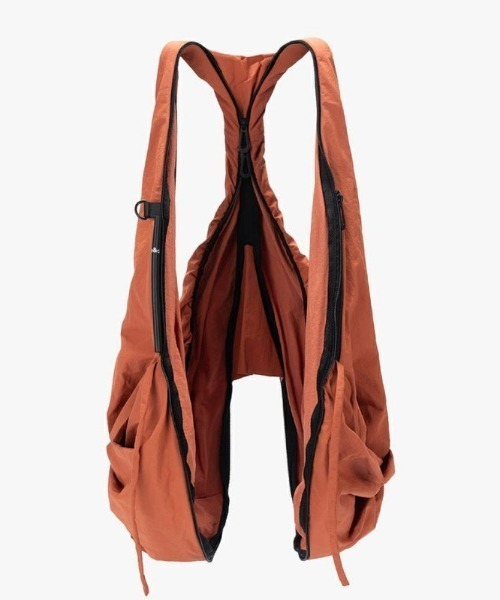 Cote&Ciel(コートエシエル)の「【cote&ciel/コートエシエル】 PO Smooth TERRACOTTA / 2WAY ショルダーバッグ ベスト(ショルダーバッグ・メンズ・テラコッタ・FREE)」の15枚目の写真