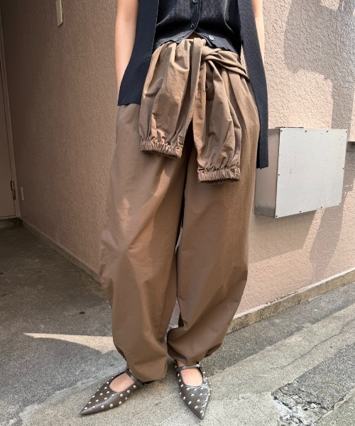 AIC.(エーアイシー)の「スリーブデザインドローストリングパンツ(その他パンツ・レディース・ブラウン/ネイビー/ブラック・FREE)」の22枚目の写真