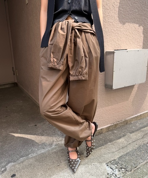 AIC.(エーアイシー)の「スリーブデザインドローストリングパンツ(その他パンツ・レディース・ブラウン/ネイビー/ブラック・FREE)」の7枚目の写真