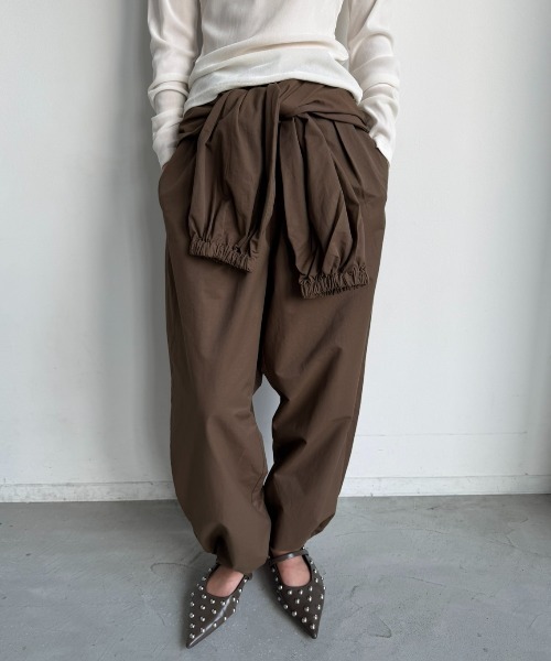 AIC.(エーアイシー)の「スリーブデザインドローストリングパンツ(その他パンツ・レディース・ブラウン/ネイビー/ブラック・FREE)」の12枚目の写真
