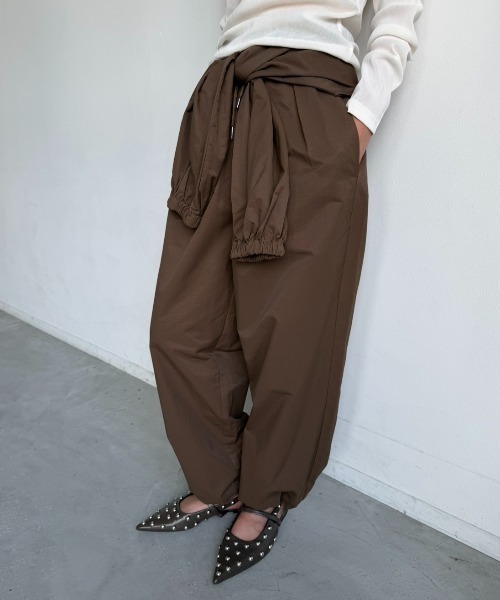 AIC.(エーアイシー)の「スリーブデザインドローストリングパンツ(その他パンツ・レディース・ブラウン/ネイビー/ブラック・FREE)」の13枚目の写真