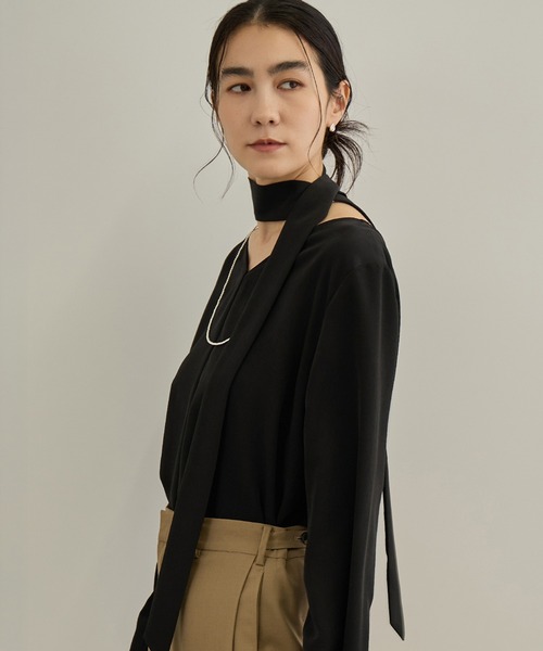 SALON adam et rope'(サロン アダム エ ロペ)の「【WEB限定】マットサテン2WAYプルオーバー / イージーケア・セットアップ対応(シャツ/ブラウス・レディース・ブラウン/ブラック・FREE)」の11枚目の写真