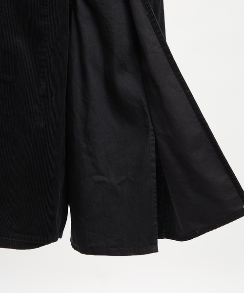 gomme(ゴム)の「レイヤースリットデニムパンツ(デニムパンツ・レディース・ブラック/インディゴブルー・MEDIUM)」の16枚目の写真