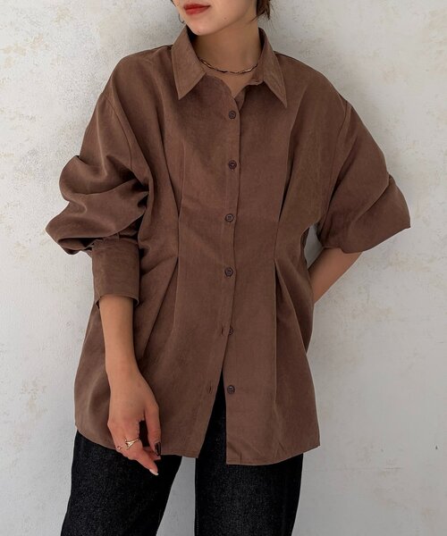 Thevon（ゼボン）の「ウエストタックスエードタッチシャツ（シャツ/ブラウス・レディース・アイボリー/チャコールグレー/ブラウン・FREE）」の3枚目の写真