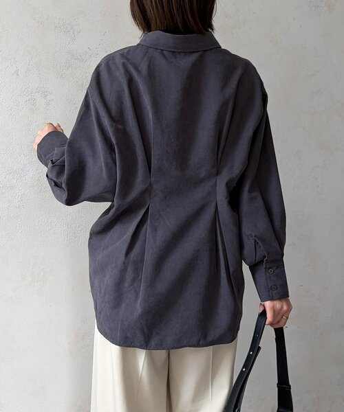 Thevon（ゼボン）の「ウエストタックスエードタッチシャツ（シャツ/ブラウス・レディース・アイボリー/チャコールグレー/ブラウン・FREE）」の10枚目の写真