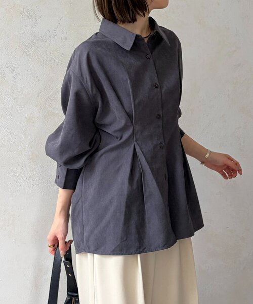 Thevon（ゼボン）の「ウエストタックスエードタッチシャツ（シャツ/ブラウス・レディース・アイボリー/チャコールグレー/ブラウン・FREE）」の11枚目の写真