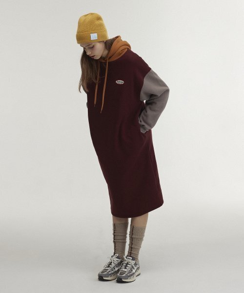 Between A and B（ビトウィーンエイアンドビー）の「フードロングジャージ裏起毛ワンピース[バーガンディ]（ワンピース・レディース・バーガンディー・FREE）」の2枚目の写真