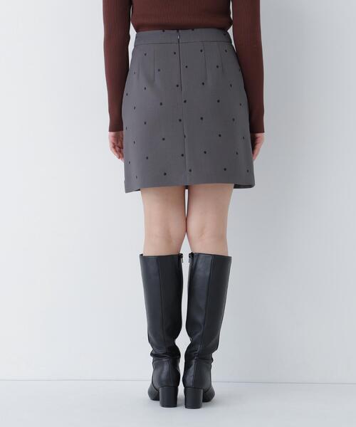 NATURAL BEAUTY BASIC（ナチュラルビューティーベーシック）の「ドット刺繍 SETUP ミニスカート（スカート・レディース・グレー系その他/ベージュ系その他・MEDIUM/SMALL）」の13枚目の写真