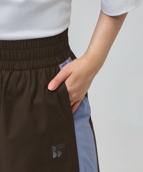 TIGORA by BEAMS DESIGN（ティゴラバイビームスデザイン）の「ティゴラ バイ ビームスデザイン  ウィンドパンツ（その他パンツ・レディース・ブラック/ブラウン・S/M/L）」の6枚目の写真