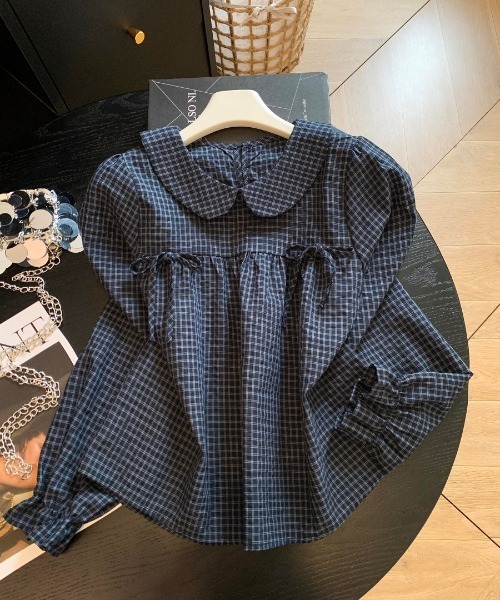 AMAJI(アマジ)の「ビッグカラー チェック柄 ボウタイ長袖ブラウス(シャツ/ブラウス・レディース・ブラック/ネイビー・FREE)」の2枚目の写真