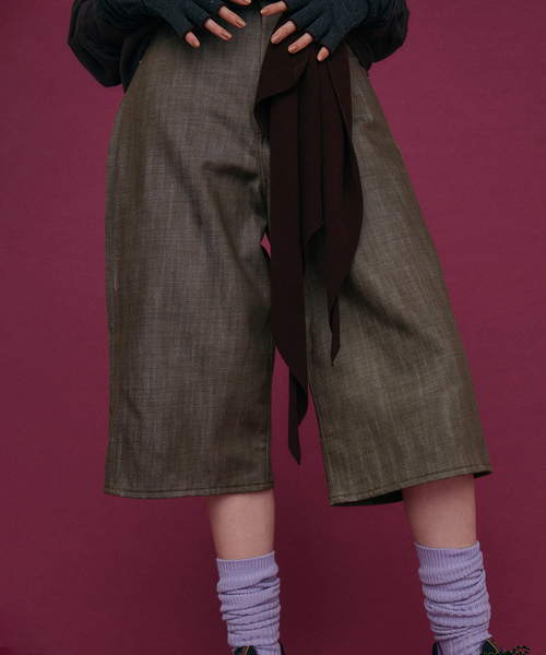 KURO(クロ)の「KURO 別注 WIDE SPREAD CROPPED デニムパンツ(デニムパンツ・レディース・ブラウン/ブラック・LARGE/MEDIUM)」の2枚目の写真