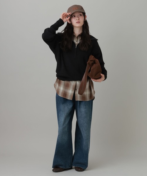LAKOLE(ラコレ)の「ロゴシシュウハーフZIPプルオーバー / 855390(ニット/セーター・レディース・ブラック/グレー/ボルドー・FREE)」の4枚目の写真
