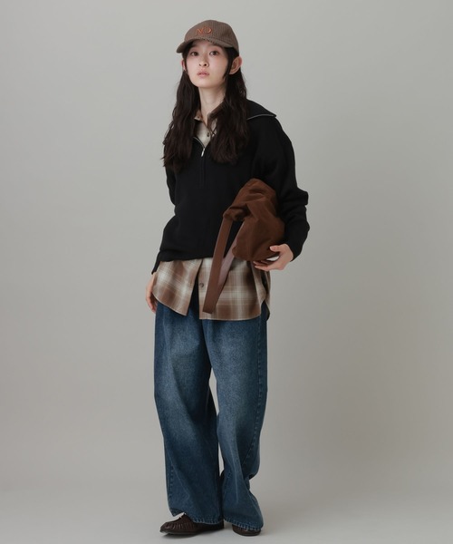 LAKOLE(ラコレ)の「ロゴシシュウハーフZIPプルオーバー / 855390(ニット/セーター・レディース・ブラック/グレー/ボルドー・FREE)」の5枚目の写真