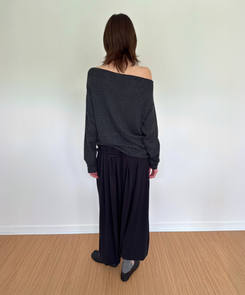 DIAGONAL(ダイアゴナル)の「ストライプオフショルダーカーディガン(ブラック)(カーディガン/ボレロ・レディース・その他・FREE)」の4枚目の写真