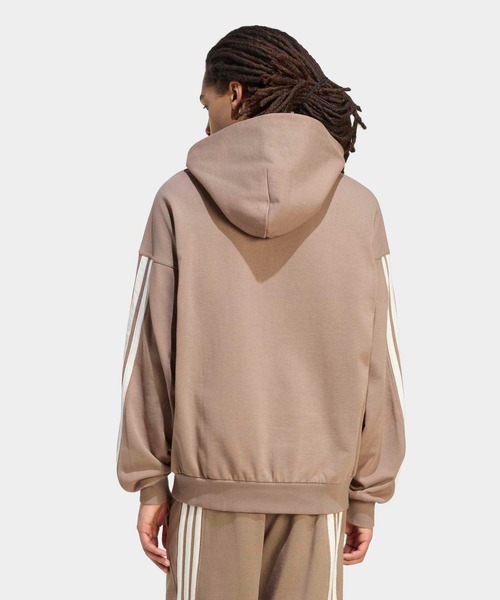 adidas(アディダス)の「アディダス KIT スリーストライプス パーカー / アディダス adidas(パーカー・メンズ・ベージュ・XX-LARGE/3XL/LARGE/MEDIUM/SMALL/X-LARGE/X-SMALL)」の2枚目の写真