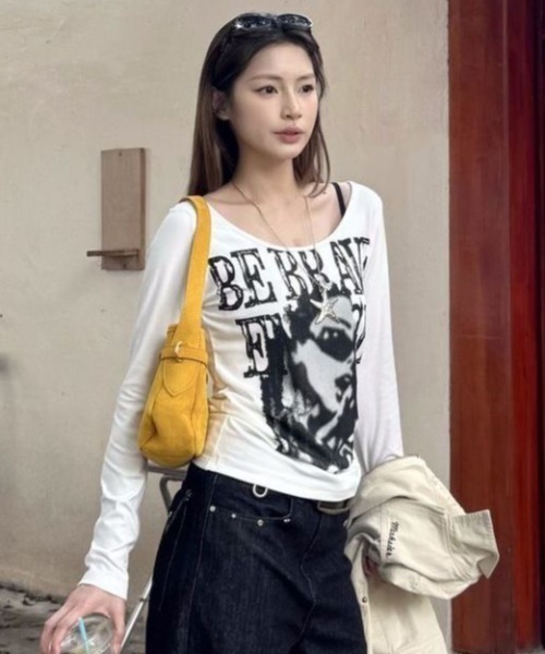 AVYL(アヴィル)の「グラフィックプリントタイト長袖Tシャツ(Tシャツ/カットソー・レディース・ホワイト・M)」の2枚目の写真
