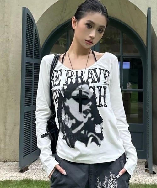 AVYL(アヴィル)の「グラフィックプリントタイト長袖Tシャツ(Tシャツ/カットソー・レディース・ホワイト・M)」の6枚目の写真