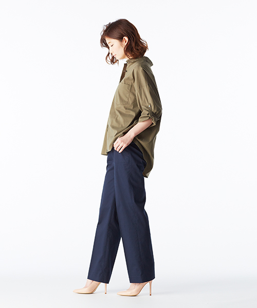 IEDIT(イディット)の「【股下丈が選べる】IEDITレーベルコレクション 微光沢ストレッチギャバでノーブルに仕立てた ほのゆる美脚ストレートのハイライズベイカーパンツ (その他パンツ・レディース・ネイビー/ベージュ・10/1/13/16/3/8/6/12/7/9/11/14/15 /5/4/2)」の12枚目の写真