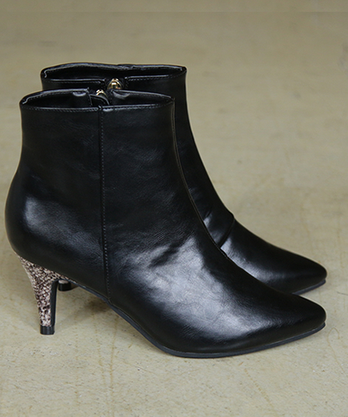 SESTO(セスト)の「美脚スリムショートブーツ(ブーツ・レディース・ブラック/グレイッシュベージュ/ブラック系その他/ブラック×ゴールド/ダークブラウン/キャメル・LL/3L/L/S/M)」の3枚目の写真