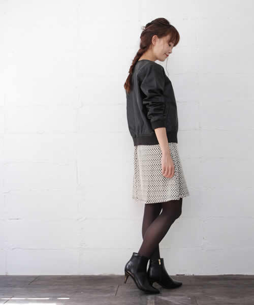 SESTO(セスト)の「美脚スリムショートブーツ(ブーツ・レディース・ブラック/グレイッシュベージュ/ブラック系その他/ブラック×ゴールド/ダークブラウン/キャメル・LL/3L/L/S/M)」の11枚目の写真