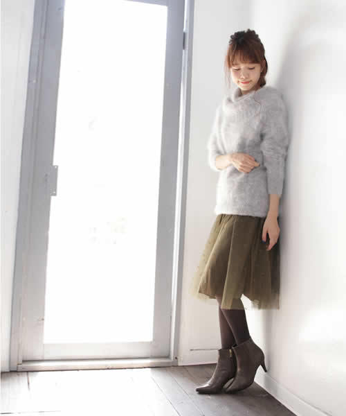 SESTO(セスト)の「美脚スリムショートブーツ(ブーツ・レディース・ブラック/グレイッシュベージュ/ブラック系その他/ブラック×ゴールド/ダークブラウン/キャメル・LL/3L/L/S/M)」の13枚目の写真