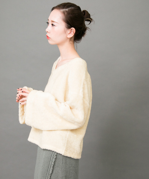 KBF（ケイビーエフ）の「KBF Vネックボアプルオーバー（Tシャツ/カットソー・レディース・キャメル/オフホワイト/グレー系その他・ONE）」の13枚目の写真