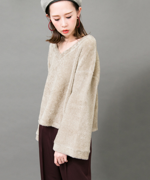 KBF（ケイビーエフ）の「KBF Vネックボアプルオーバー（Tシャツ/カットソー・レディース・キャメル/オフホワイト/グレー系その他・ONE）」の15枚目の写真