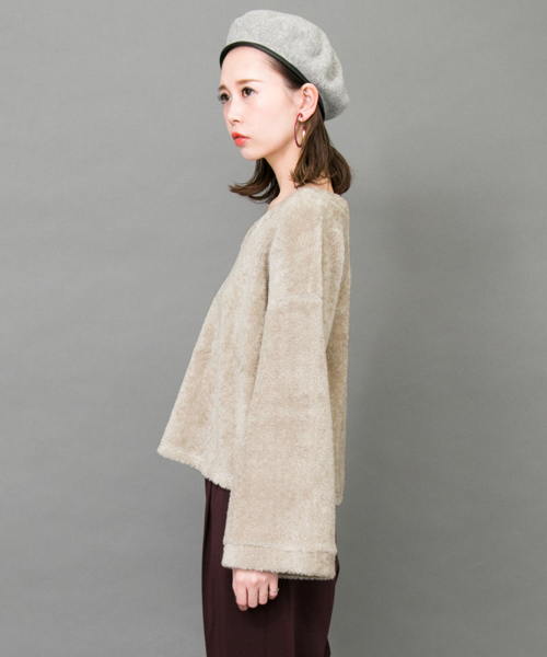 KBF（ケイビーエフ）の「KBF Vネックボアプルオーバー（Tシャツ/カットソー・レディース・キャメル/オフホワイト/グレー系その他・ONE）」の18枚目の写真