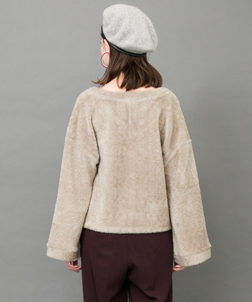 KBF（ケイビーエフ）の「KBF Vネックボアプルオーバー（Tシャツ/カットソー・レディース・キャメル/オフホワイト/グレー系その他・ONE）」の7枚目の写真