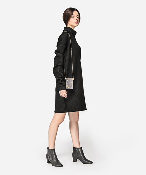 CHARLES & KEITH(チャールズ & キース)の「フューリーバックルブーツ / FURRY BUCKLE BOOTS(ブーツ・レディース・グレー/ブラック・23.5cm/24.5cm/22.5cm/23cm/25cm)」の3枚目の写真