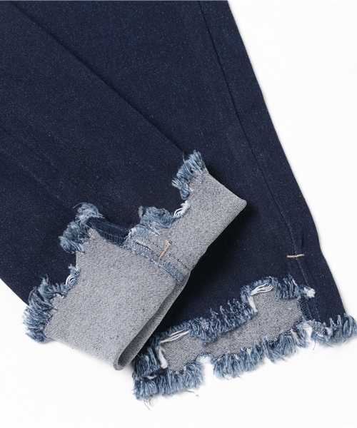 MERLOT（メルロー）の「デニムストレッチスキニーカットオフフリンジパンツ641-8527（デニムパンツ・レディース・ネイビー/ブルー・FREE）」の5枚目の写真
