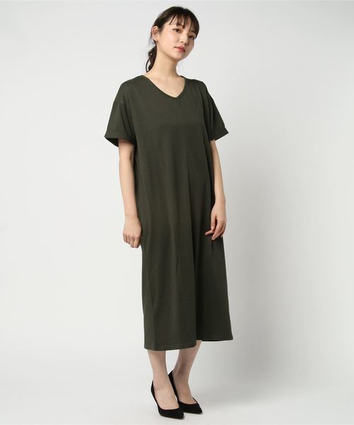 AULI Vネックロングワンピース AULI Vネックロングワンピース