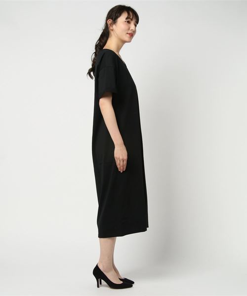 AULI Vネックロングワンピース AULI Vネックロングワンピース