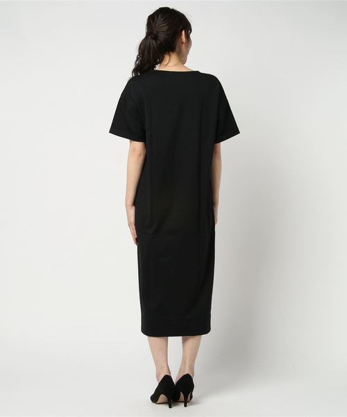 AULI Vネックロングワンピース AULI Vネックロングワンピース