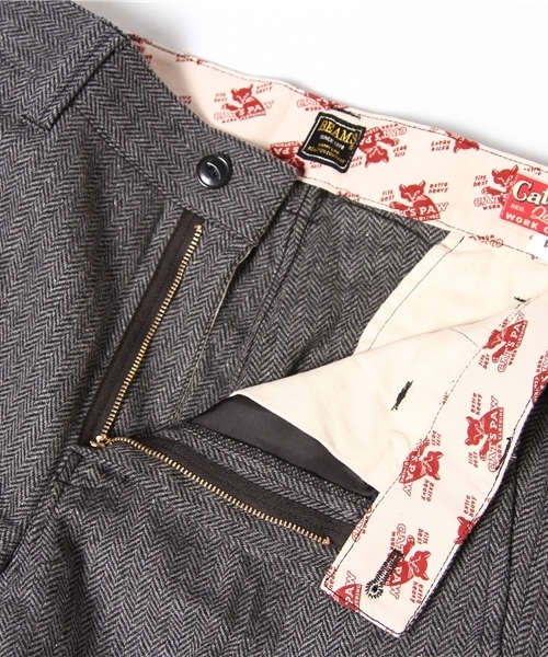 BEAMS（ビームス）の「□CAT'S PAW×BEAMS / 別注 ヘリンボーン クロップドパンツ（スラックス・メンズ・グレー/ダークブラウン・28/30/32/34）」の9枚目の写真