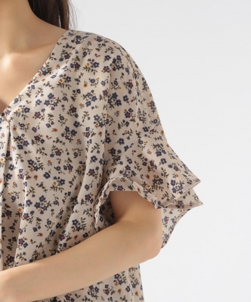 BAYFLOW（ベイフロー）の「BAYFLOW／ソデフレアプリントVネックブラウス 18SS（シャツ/ブラウス・レディース・その他1/その他2/その他4/その他3・MEDIUM/SMALL）」の10枚目の写真