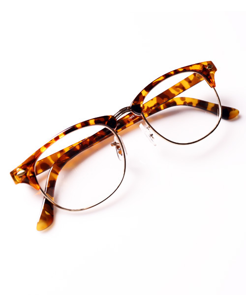LUGG NAGG（ラグナグ）の「【LUGG NAGG SELECT/ ラグナグセレクト】サングラス/ ダテメガネ/ ウェリントン/ ボストン/ サーモント/ ＵＶ400（メガネ・レディース・ブラック/ブラウン/クリアブラック/ブラウン系その他/ブラック系その他2/ブラウン系その他2/ブラウン系その他3/ブラック系その他/ブラック系その他3/ブラウン×イエロー/ブラック×グレー/ブラウン系その他4/ブラック×ブルー/ブラウン系その他6/ブラウン系その他5/ブラック系その他4/B/D/C/A・FREE）」の10枚目の写真