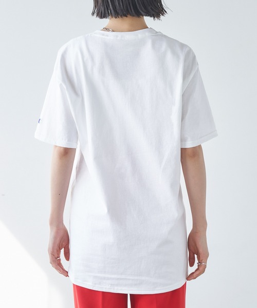 Chaco closet(チャコ クローゼット)の「【Champion Authentic T-SHIRTS】レディース チャンピオンスーパーオーバーサイズコットン 半袖 ロゴTシャツ(Tシャツ/カットソー・レディース・グレー/ブラック/ホワイト/ネイビー/ダークグリーン/オレンジ/マルーン/ヘザーチャコール/レッド/アッシュ/ワイン/ロイヤルブルー/パープル/グリーン/ライトブルー・S/M/L/XL)」の20枚目の写真