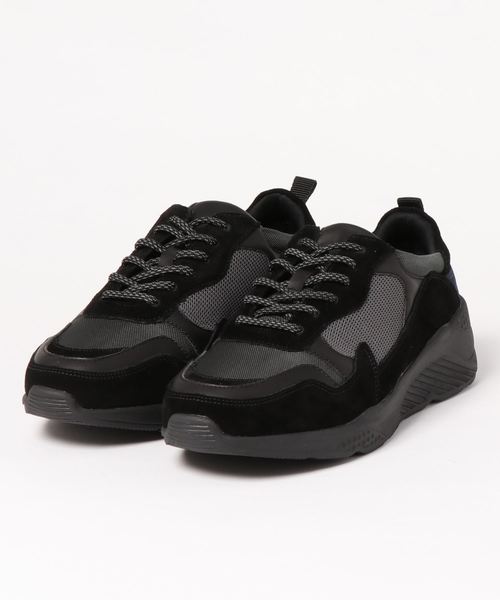 ADAM ET ROPE'（アダムエロペ）の「[cesse] トレーナーシューズ（スニーカー・メンズ・ブラック/ベージュ・40.5/41.5/42.5）」の2枚目の写真