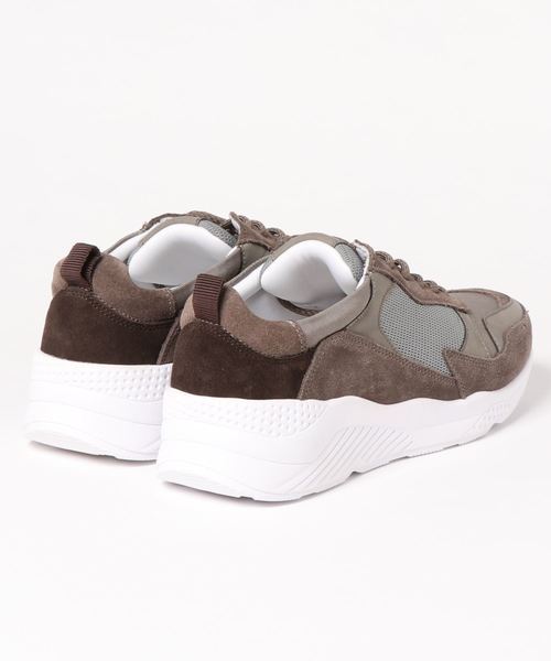 ADAM ET ROPE'（アダムエロペ）の「[cesse] トレーナーシューズ（スニーカー・メンズ・ブラック/ベージュ・40.5/41.5/42.5）」の4枚目の写真